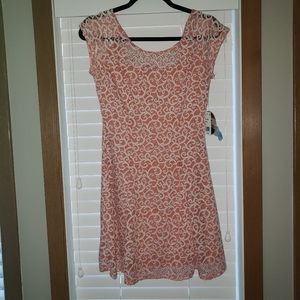 Cute lace, short dress